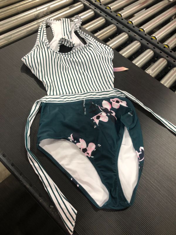 Photo 1 of 1 PIECE BATHING SUIT (MEDIUM) 