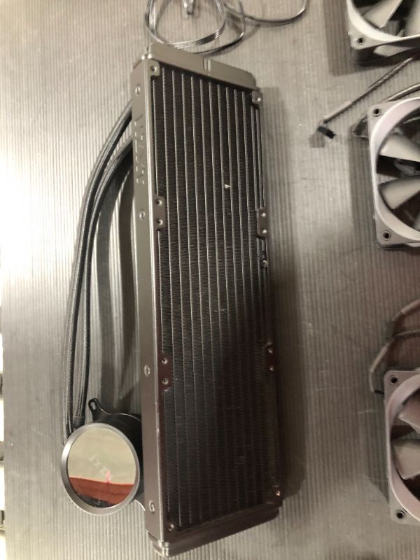 Photo 2 of NZXT Kraken  CPU Liquid Cooler - Customizable LCD Display -Radiator Fans (3 Included) UNKNOWN MODEL