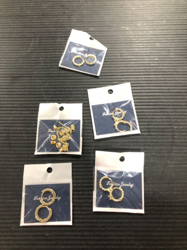 Photo 2 of 5 Pairs Gold Silver Huggies Hoop Earrings Set for Women Girls Small Dangle Chain Hoop Earrings Jewelry for Gifts
