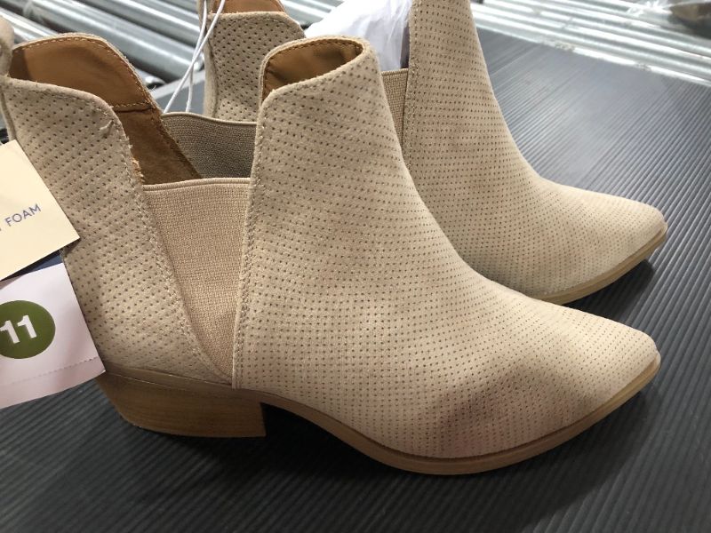 Photo 2 of [Size 11] Women's Sylvie Ankle Boots - Universal Thread™
