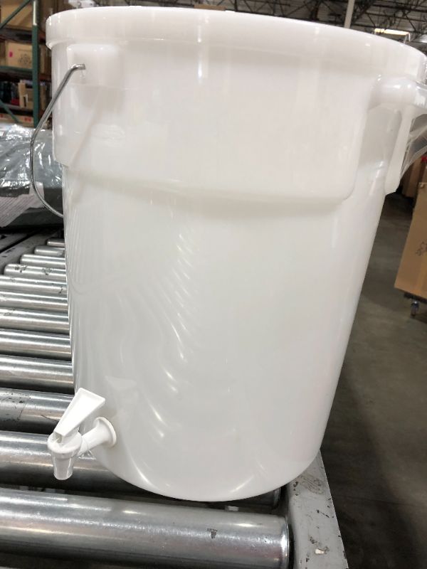 Photo 2 of 22 Qt. Poly Pail / Bucket With Handle