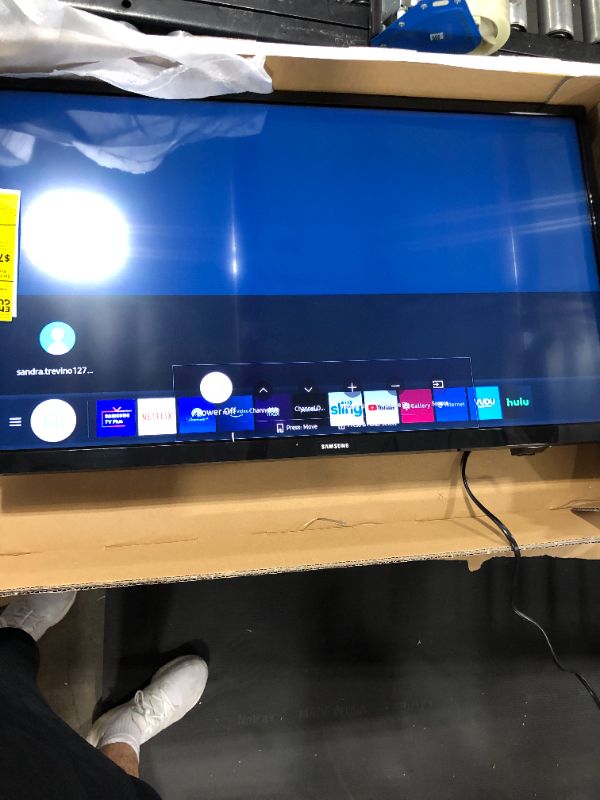 Photo 2 of SAMSUNG 32 Class FHD (1080P) Smart LED TV (UN32N5300)
