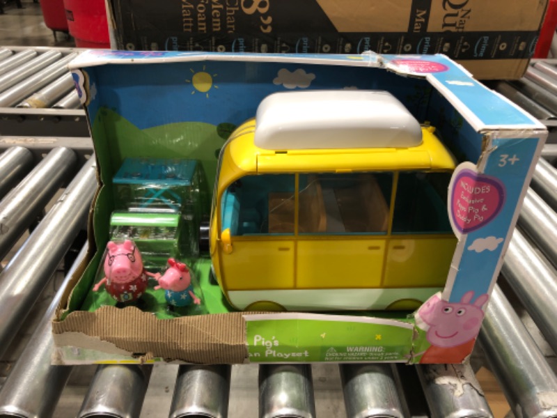 Photo 3 of Peppa Pig Family Campervan Large Vehicle
