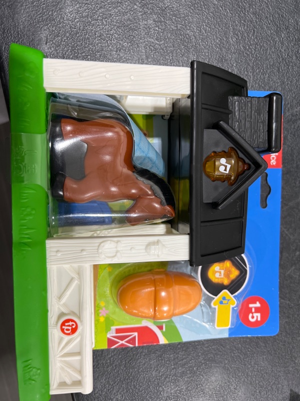 Photo 2 of Fisher-Price Little People Stable Playset with Light & Sounds
