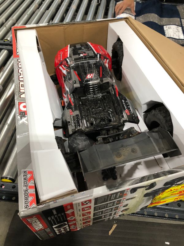 Photo 3 of ARRMA RC Truck 1/8 KRATON 6S V5 4WD BLX Speed Monster Truck with Spektrum Firma RTR, Red, ARA8608V5T1
SELLING FOR PARTS 