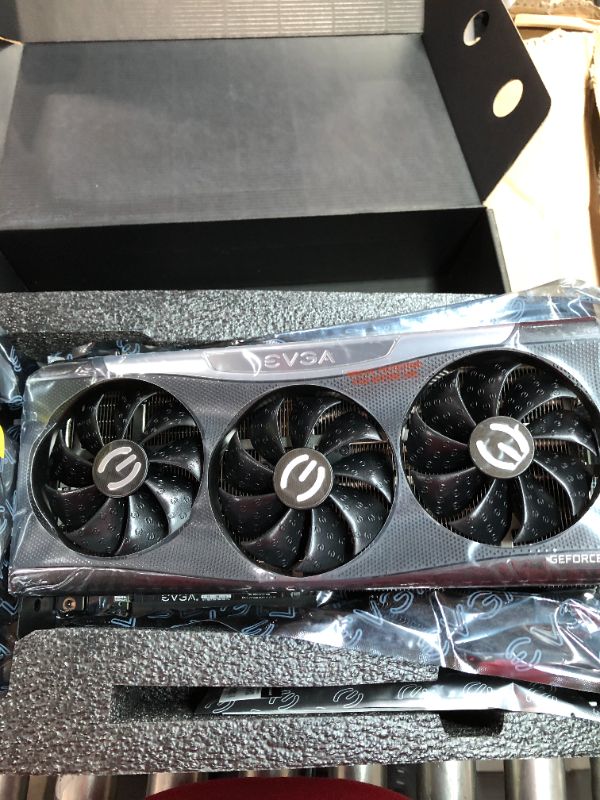 Photo 2 of EVGA GeForce RTX 3090 FTW3 Ultra Gaming, 24GB GDDR6X, iCX3 Technology, ARGB LED, Metal Backplate, 24G-P5-3987-KR
