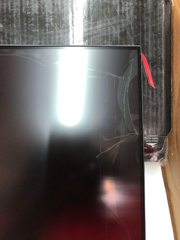 Photo 6 of LG 27GN950-B Ultragear Gaming Monitor 27” UHD (3840 x 2160) Nano IPS Display, 1ms Response Time, 144Hz Refresh Rate, G-SYNC Compatibility, AMD FreeSync Premium Pro, Tilt/Height/Pivot Adjustable Stand
CRACKED SCREEN