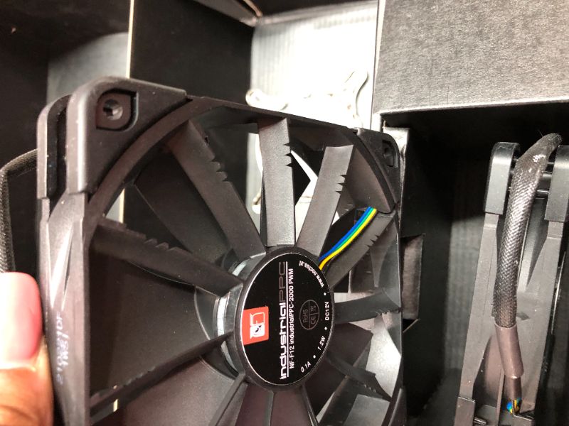 Photo 5 of ASUS ROG Ryujin II 240 RGB all-in-one liquid CPU cooler 240mm Radiator (3.5"color LCD, embedded pump fan and 2xNoctua iPPC 2000 PWM 120mm radiator fans, compatible with Intel LGA1700,1200 &AM4 socket)
PARTS ONLY