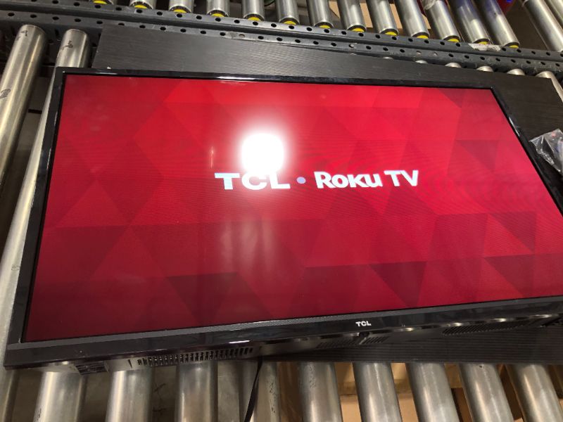 Photo 3 of TCL 32-inch 3-Series 720p Roku Smart TV - 32S335, 2021 Model
