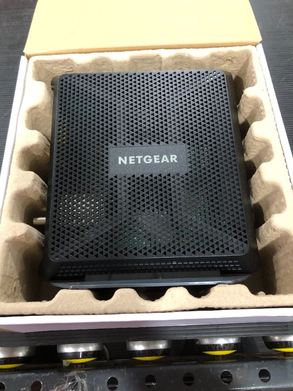 Photo 2 of Netgear Nighthawk AC1900 Dual-Band WiFi DOCSIS 3.0 Cable Modem and Router - 960 Mbps, Black
