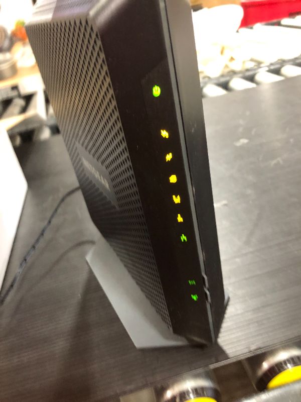 Photo 3 of Netgear Nighthawk AC1900 Dual-Band WiFi DOCSIS 3.0 Cable Modem and Router - 960 Mbps, Black
