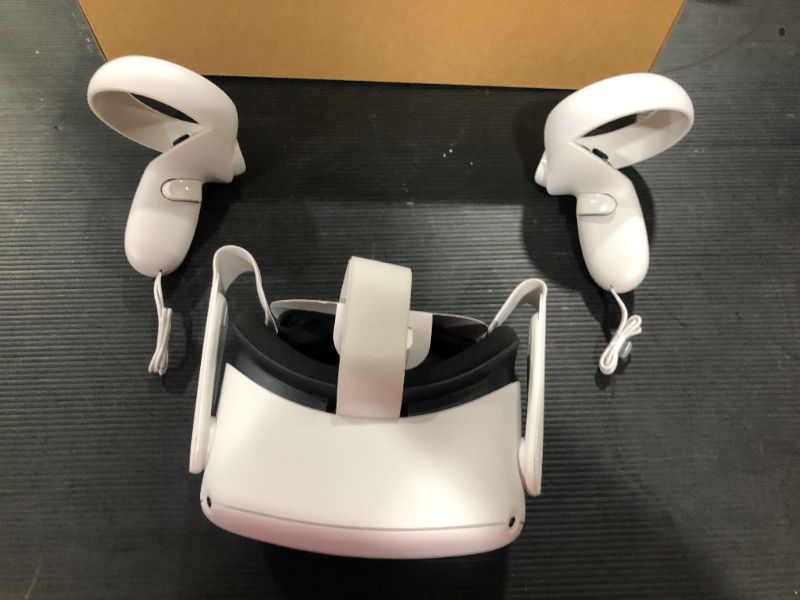 Photo 4 of Meta Quest 2 — Advanced All-In-One Virtual Reality Headset — 128 GB
