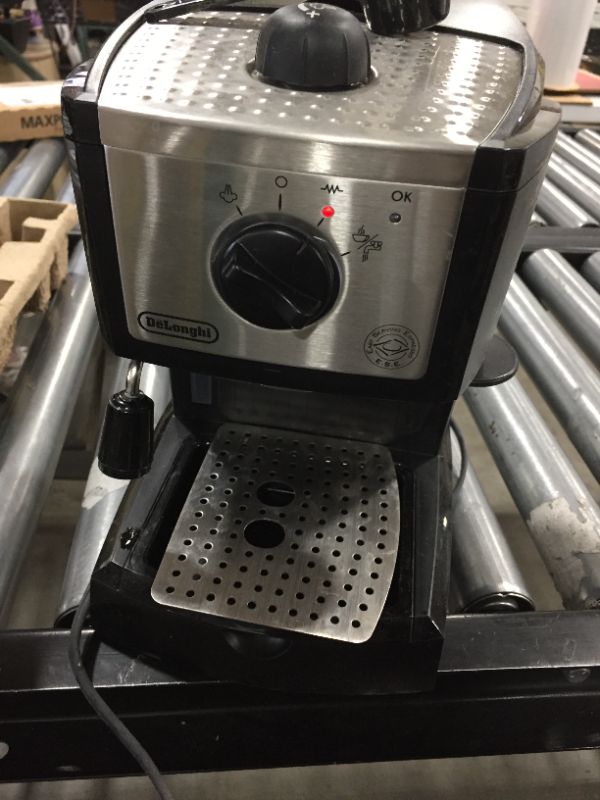 Photo 2 of Black 15-Bar Retro Coffee Machine
