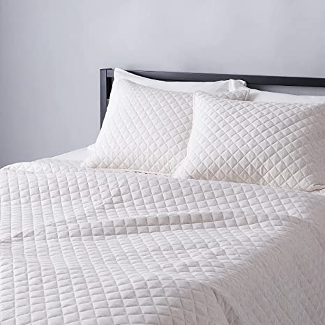 Photo 1 of Amazon Basics Cotton Jersey Quilt and Shams Bed Set, Down-Alternative Quilt - Full/Queen, Oatmeal
