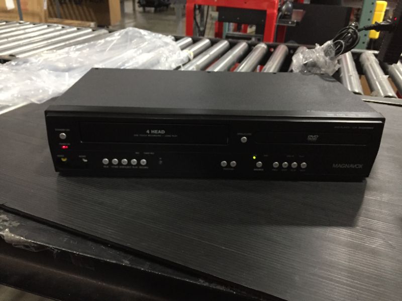 Photo 2 of MAGNAVOX DV220MW9 DVD Player VCR Combo (Renewed)
