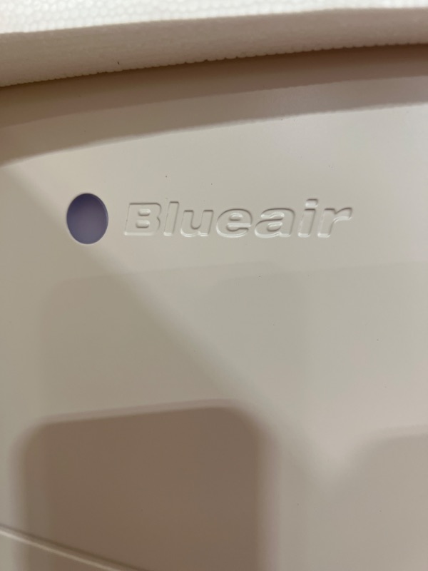 Photo 4 of BLUEAIR Air Purifier for Allergy & Asthma Reduction in Large to XL Rooms, HEPASilent Technology with Dual Protection Filters, Removes 99.97% Pet Dander Pollen Mold Dust Viruses, Classic 680i, White
