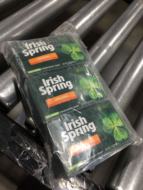 Photo 2 of (PACK OF 3 BARS) Irish Spring ORIGINAL SCENT Bar Soap for Men& Women. 12-HOUR ODOR / DEODORANT PROTECTION! For Healthy Feeling Skin. Great for Hands, Face & Body! (3 Bars, 3.75oz Each Bar)
