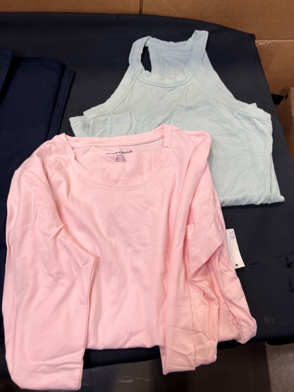 Photo 1 of 4PC LOT, VARIOUS WOMEN'S CLOTHING, SIZE S, AND 6 (PANTS)