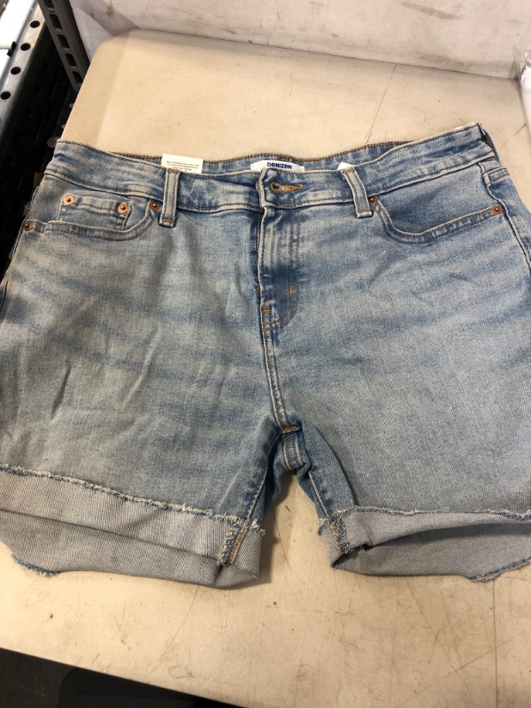 Photo 2 of DENIZEN® from Levi's® Women's Mid-Rise 5" Jean Shorts -
8 w29