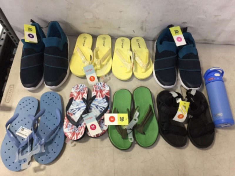 Photo 1 of BAG LOT -- 9 MISC ITEMS , BIG KIDS SIZE VARY --