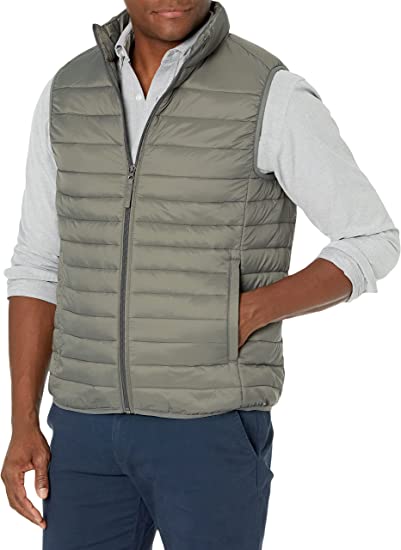 Photo 1 of Amazon Essentials Men's Lightweight Water-Resistant Packable Puffer Vest - XS
