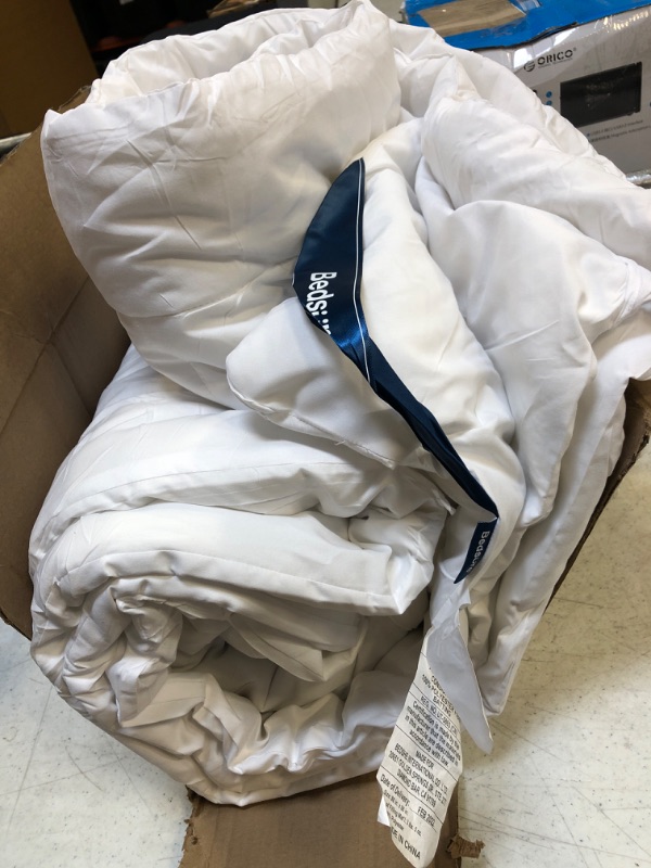 Photo 2 of BEDSURE Queen Comforter Duvet Insert - Quilted White Comforters Queen Size, All Season Down Alternative Queen Size Bedding Comforter with Corner Tabs
