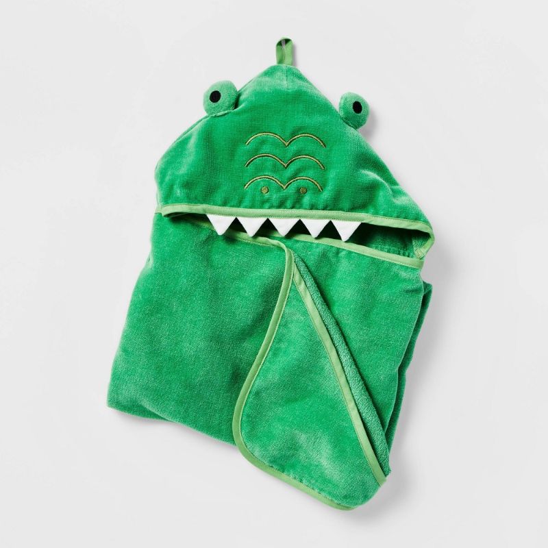 Photo 1 of Alligator Hooded Bath Towel Green - Pillowfort