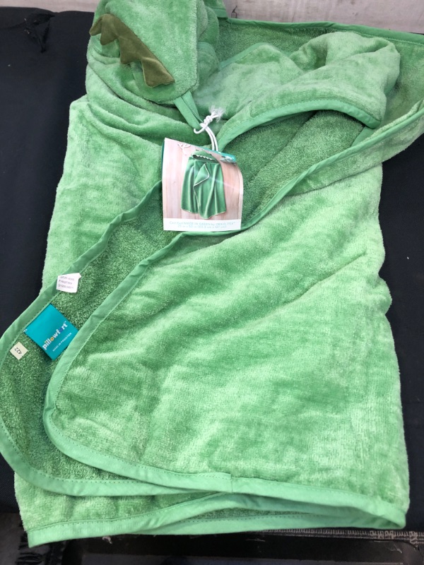 Photo 2 of Alligator Hooded Bath Towel Green - Pillowfort