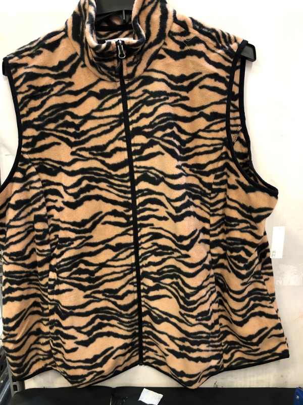 Photo 1 of animsl print womens 3x vest