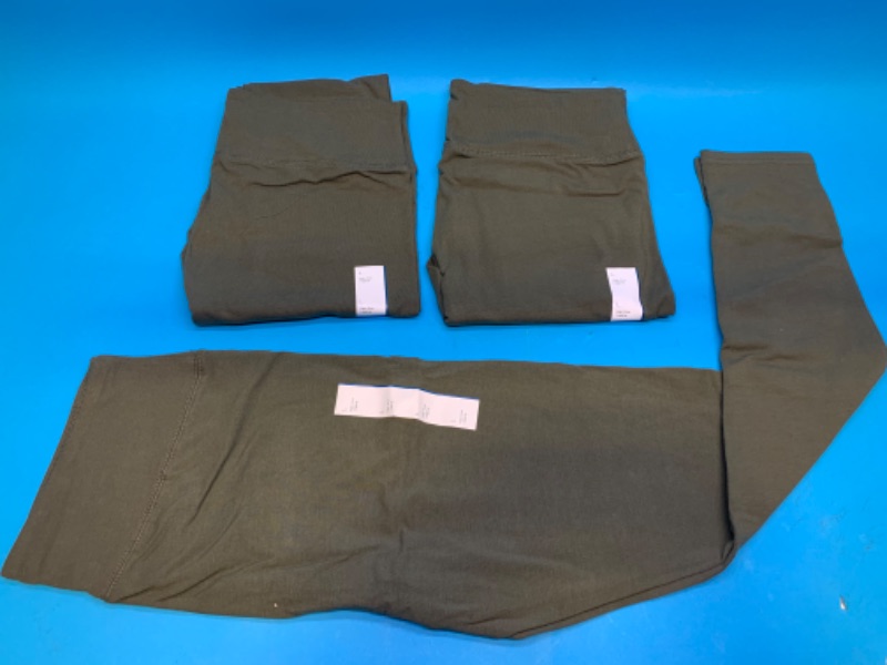 Photo 1 of 635642…3 pairs of ladies size large leggings 