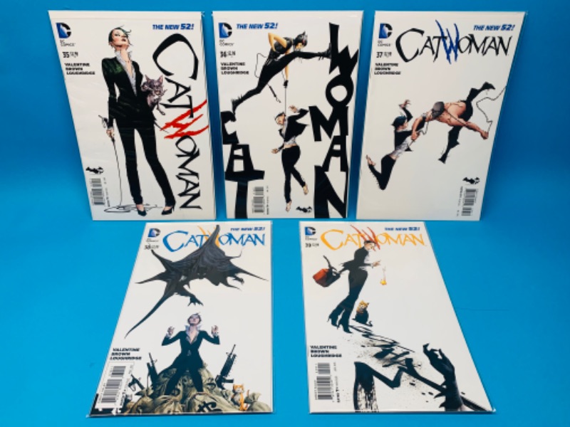 Photo 1 of 637153…5 catwoman comics in plastic sleeves 