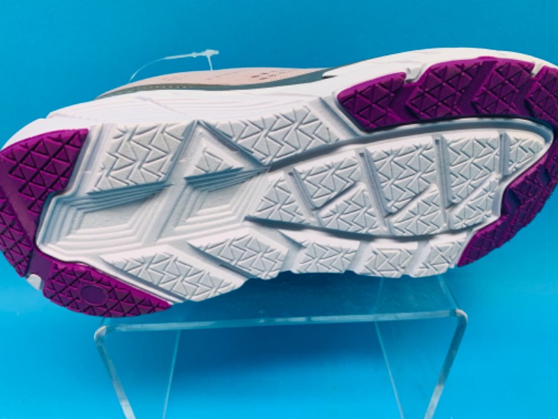 Photo 2 of 637220…ladies size 7.5 LA Gear ultra foam sneaker shoes 
