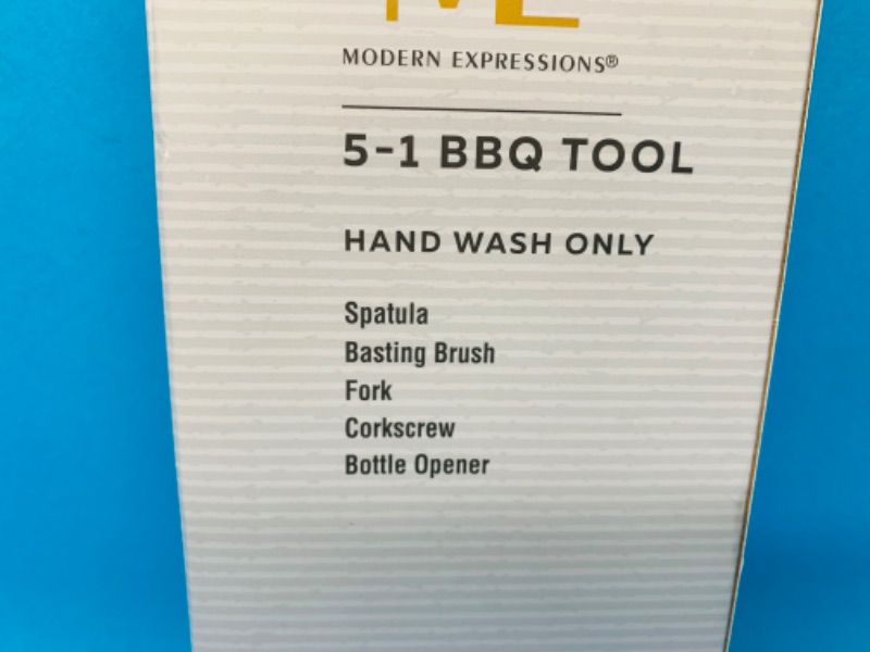 Photo 2 of 637323…5 in 1 BBQ tool