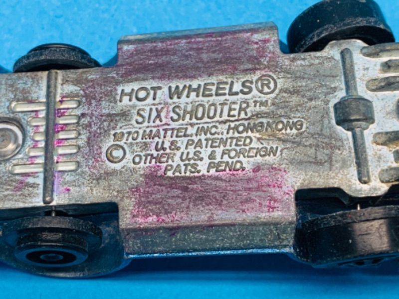 Photo 6 of 637426…worn-1970 hot wheels redline six shooter Hong Kong paint chips, wobble tires, wear