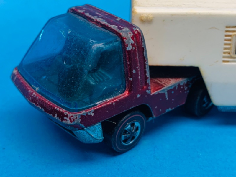 Photo 2 of 637427…worn- 1969 hot wheels redline heavy weights and van line trailer paint chips, scuffs, wear