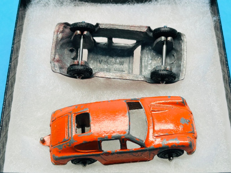 Photo 1 of 637496… 2 vintage metal Tootsie Toys cars in gift box