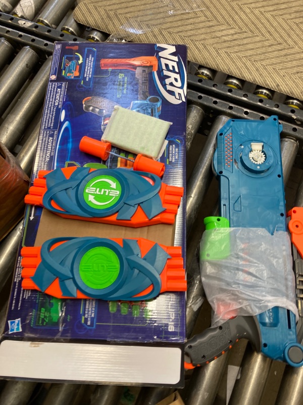 Photo 3 of NERF Elite 2.0 Flipshots Flip-16 Blaster with 16 Dart Barrels That Flip to Double Your Firepower, 16-Dart Capacity, 16 Elite Darts Standard Packaging