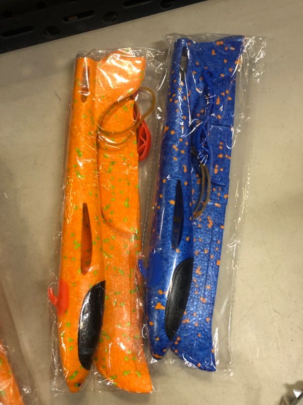 Photo 1 of VCOSTORE 2 Pack Foam Airplanes,17.3" Large Throwing Foam Glider Plane,2 Flight Mode Flying Styrofoam Toys Gifts for Kids Boys Girls 3 4 5 6 7 8 9 10 11 12 Years Old