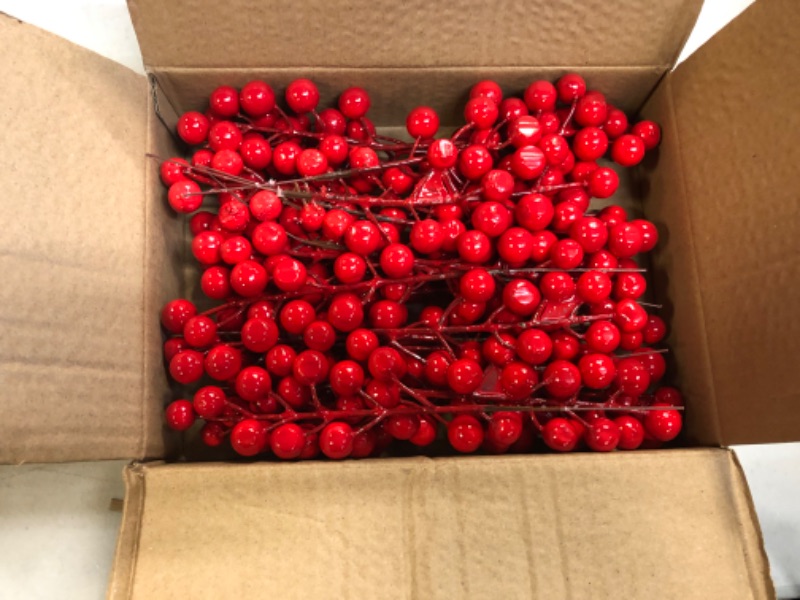 Photo 2 of 24 Pcs Red Berry Stems Artificial Red Berries Picks,7.9 Inch Fake Christmas Red Berry Branch for Christmas Tree Decoration,Holiday Crafts and Home Decor
