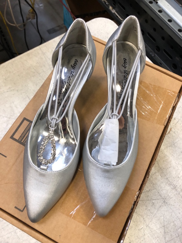 Photo 1 of CASY STREET ALIVE 5 WOMENS SILVER SMALL HEEL POINTY TOE SHOES , PUMPS FOR PARTY , SIZE 6.5 