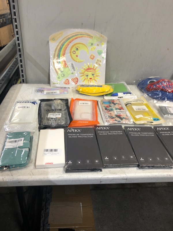 Photo 1 of Small miscellaneous items