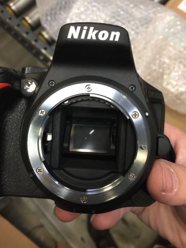 Photo 3 of Nikon D5600 DSLR with 18-55mm f/3.5-5.6G VR and 70-300mm f/4.5-6.3G ED