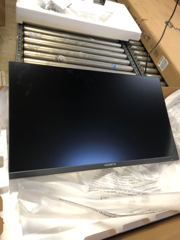 Photo 1 of GIGABYTE M32U 32" 144Hz 4K FreeSync Compatible Gaming Monitor, SS IPS, 3840x2160 Display, 1ms Response Time (MPRT), 1x Display Port 1.4, 2x HDMI 2.1, 3x USB 3.0, 1x USB Type C 32 inch Flat|4K|IPS M Series 144Hz