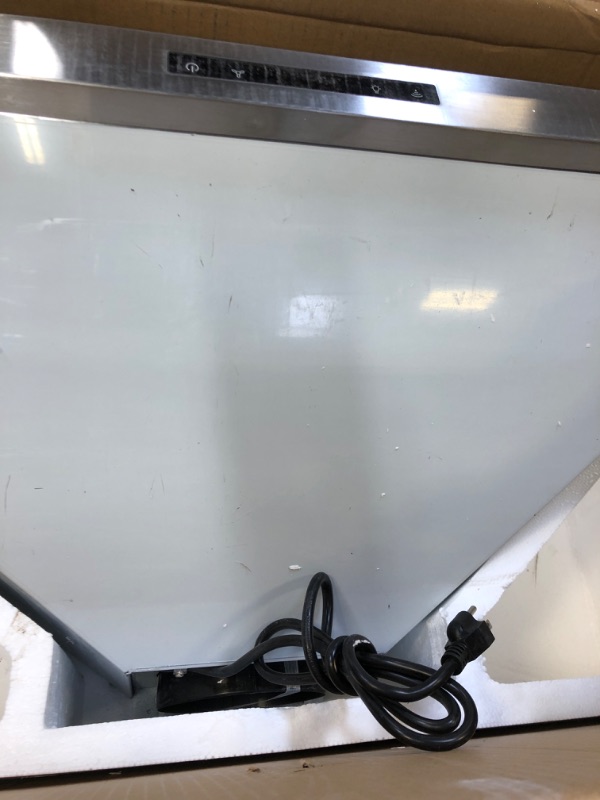 Photo 5 of 36" wall mounted range hood model - EMPV- 36RH04
