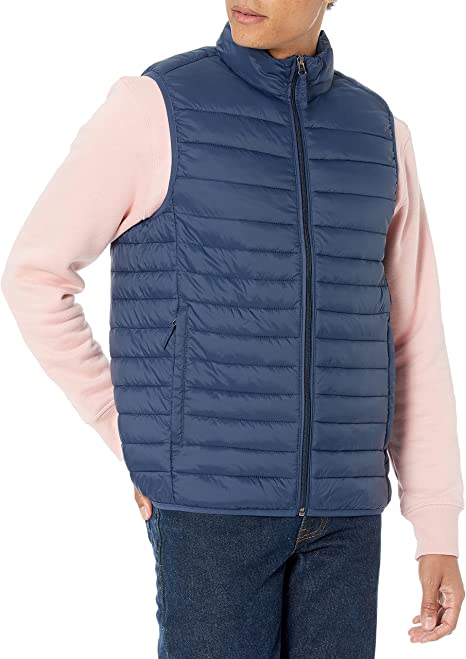 Photo 1 of Amazon Essentials Men's Lightweight Water-Resistant Packable Puffer Vest  XL 
