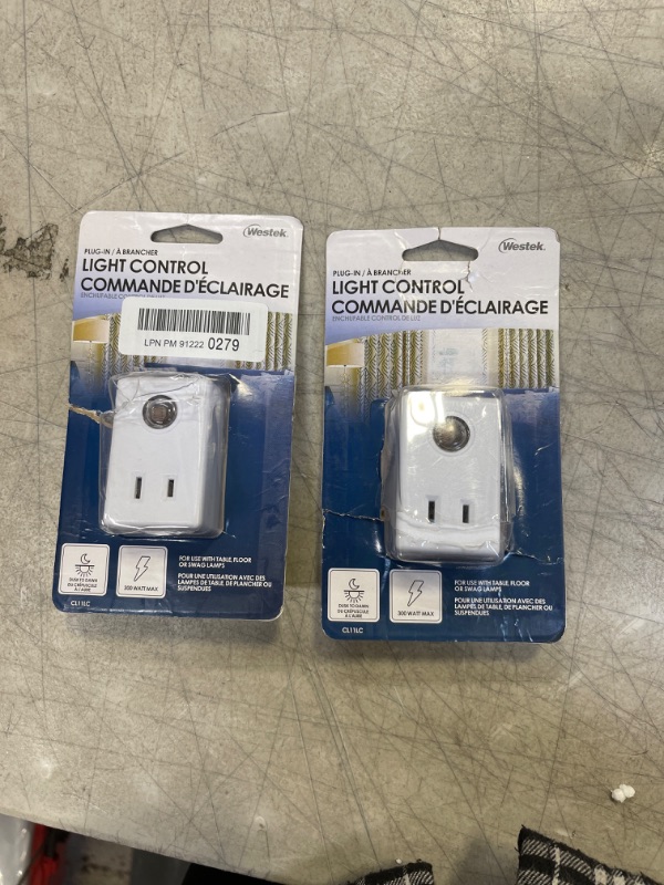 Photo 2 of 2 pack Amertac Plug Indoor, White