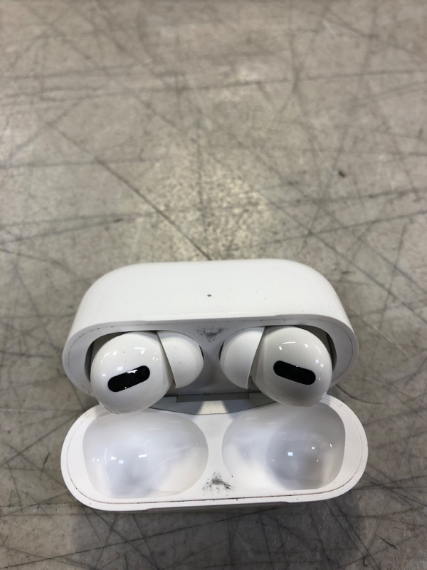 Photo 4 of Apple AirPods Pro (2nd Generation) Wireless Earbuds, Up to 2X More Active Noise Cancelling, Adaptive Transparency, Personalized Spatial Audio, MagSafe Charging Case, Bluetooth Headphones for iPhone
