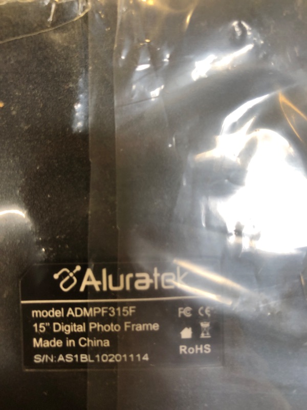 Photo 4 of Aluratek (ADMPF315F) 15 Inch Digital Photo Frame - Black