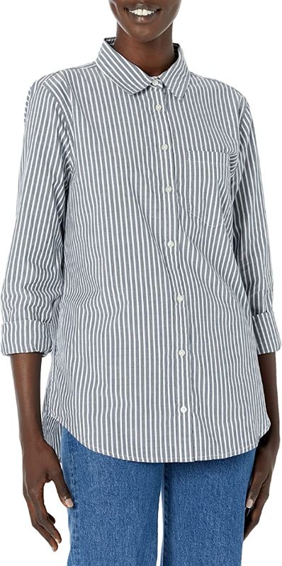 Photo 1 of Amazon Essentials Women's Classic-Fit Long-Sleeve Button-Down Poplin Shirt SIZE XS 
