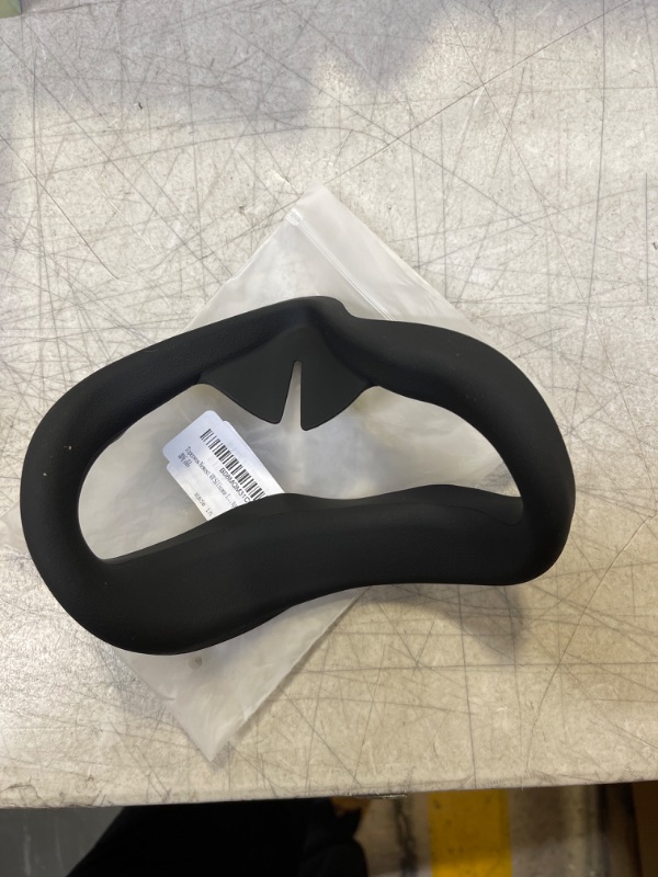 Photo 2 of Topcovos Newest VR Silicone Interfacial Cover for Oculus Quest 2 Face Protect Skin Sweatproof Lightproof Anti-Leakage black